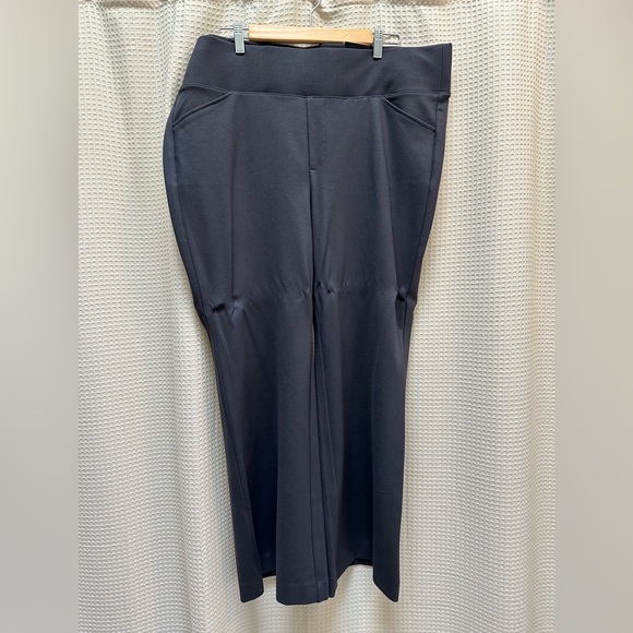 Torrid Pants, size 3S - Picture 1 of 4